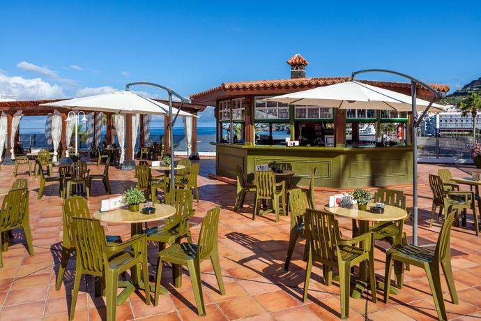 Imagen de la piscina del Apartamentos La Palma Affiliated by Meliá. Foto 18