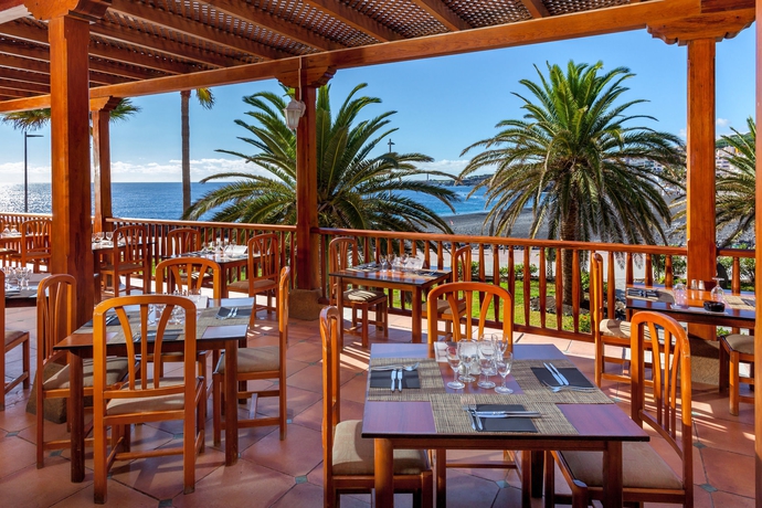 Imagen del bar/restaurante del Apartamentos La Palma Affiliated by Meliá. Foto 6