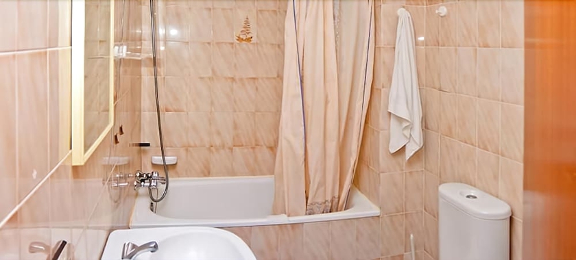 Imagen de la habitación del Apartamentos La Pineda. Foto 17