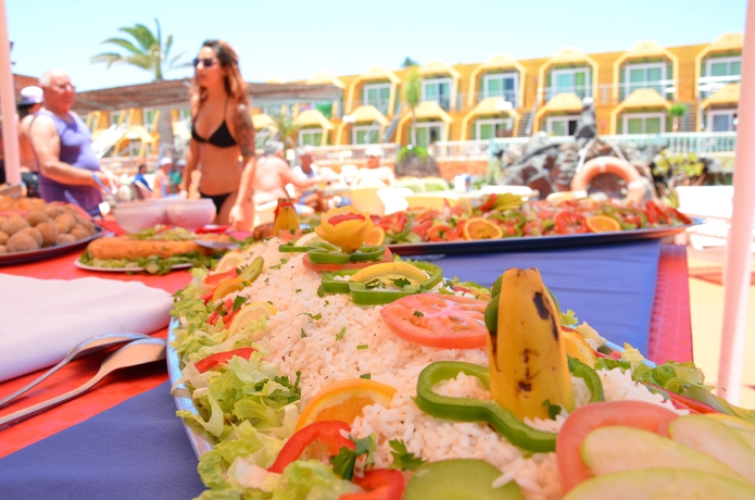 Imagen del bar/restaurante del Apartamentos La Piramide, Costa de Antigua. Foto 6