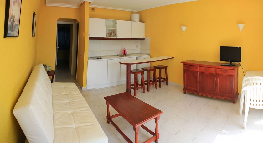 Imagen de los interiores del Apartamentos La Piramide, Costa de Antigua. Foto 11