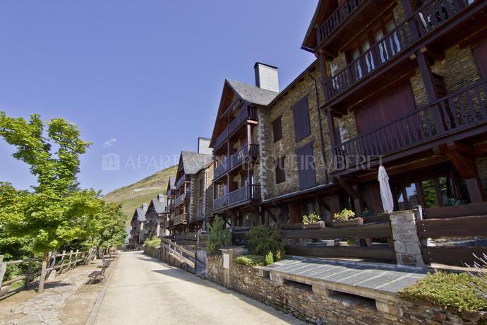 Imagen de los exteriores del Apartamentos La Pleta Y Nin Cota 1700. Foto 10