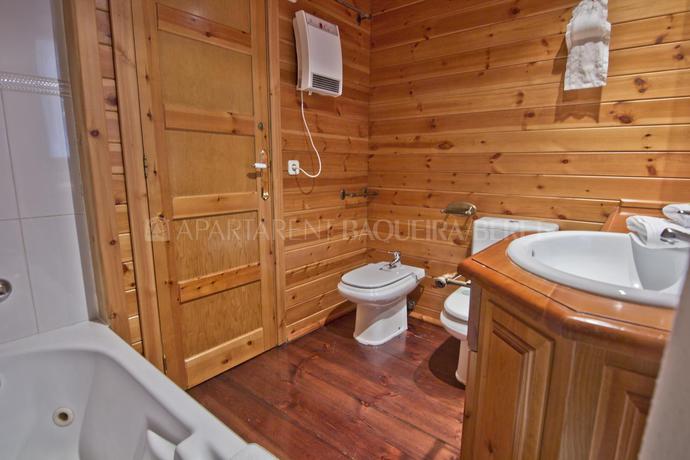 Imagen de la habitación del Apartamentos La Pleta Y Nin Cota 1700. Foto 5