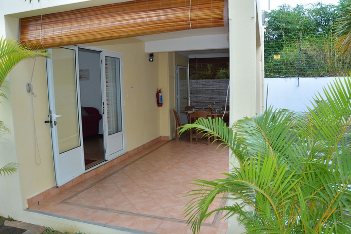 Imagen de los exteriores del Apartamentos La Pointe Villas. Foto 15