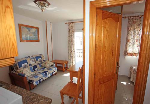 Imagen de la habitación del Apartamentos La Proa. Foto 10