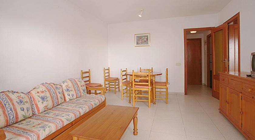 Imagen general del Apartamentos La Reina. Foto 5