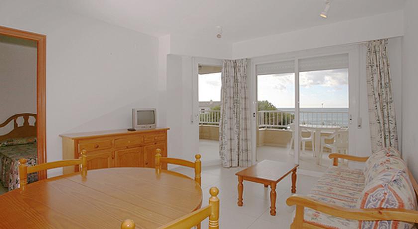 Imagen general del Apartamentos La Reina. Foto 6