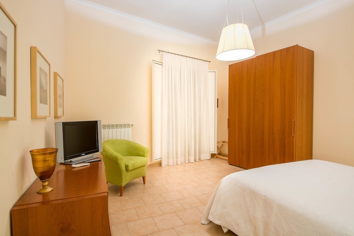 Imagen de la habitación del Apartamentos La Residenza, N&aacute;poles. Foto 6