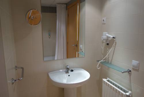 Imagen de la habitación del Apartamentos La Serrera. Foto 5