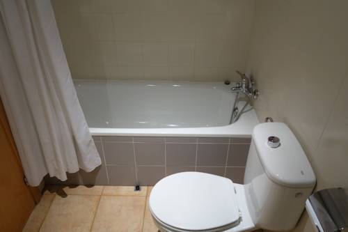 Imagen de la habitación del Apartamentos La Serrera. Foto 12