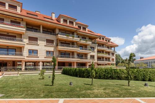 Imagen de la habitación del Apartamentos La Toja, La Toja. Foto 3