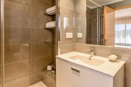 Imagen de la habitación del Apartamentos La Toja, La Toja. Foto 5