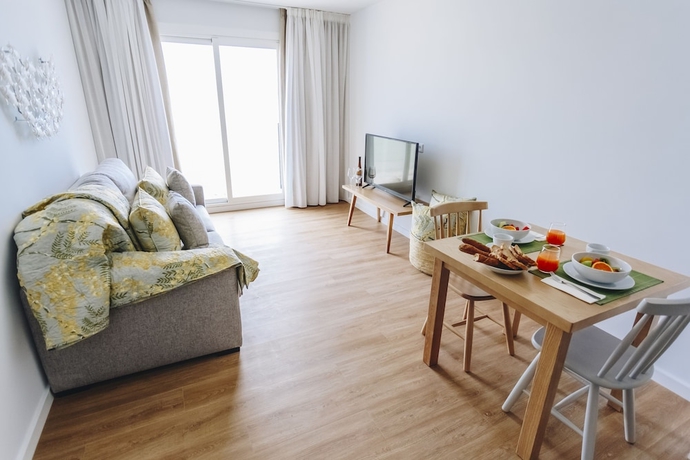 Imagen de la habitación del Apartamentos La Toja, O Grove. Foto 15