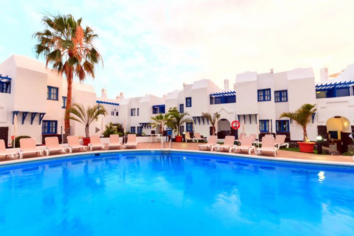 Imagen de la piscina del Apartamentos Labranda Bahía Fañabe and Villas – All Inclusive. Foto 27