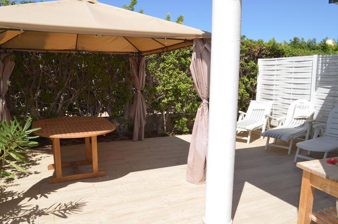 Imagen de los exteriores del Apartamentos Lacy. Foto 12