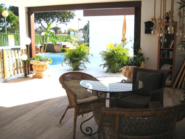 Imagen de los exteriores del Apartamentos Lacy. Foto 15