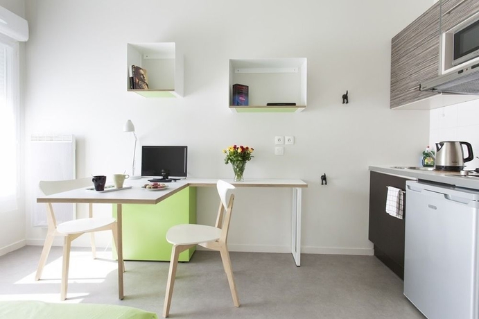 Imagen de la habitación del Apartamentos L'a&eacute;ronat. Foto 3