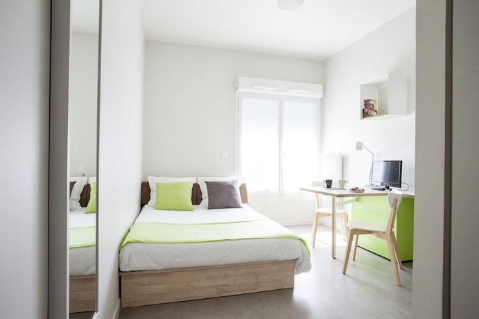 Imagen de la habitación del Apartamentos L'a&eacute;ronat. Foto 4