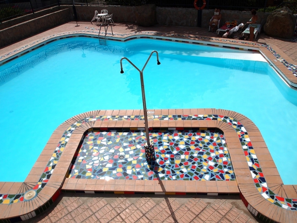 Imagen de la piscina del Apartamentos Laguna Apartments. Foto 9