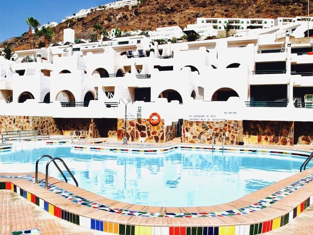 Imagen de la piscina del Apartamentos Laguna Apartments. Foto 10