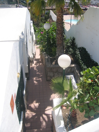 Imagen de los exteriores del Apartamentos Laguna Apartments. Foto 6