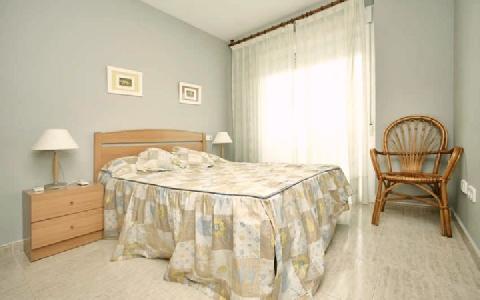 Imagen de la habitación del Apartamentos Larimar Salou. Foto 2