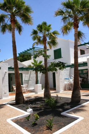 Imagen de los exteriores del Apartamentos Las Acacias, Puerto del Carmen. Foto 8