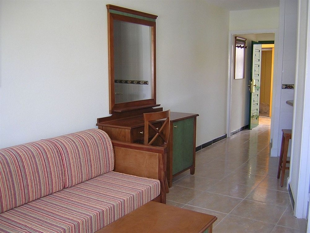 Imagen de los interiores del Apartamentos Las Faluas. Foto 11