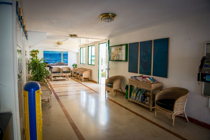 Imagen de los interiores del Apartamentos Las Faluas. Foto 12