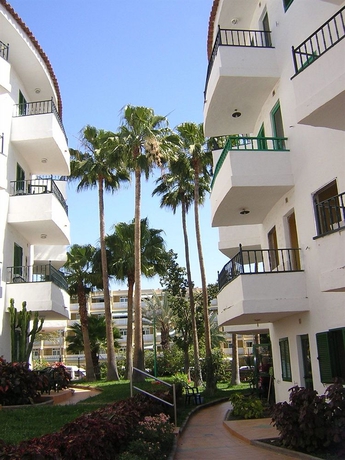 Imagen de los exteriores del Apartamentos Las Faluas. Foto 9