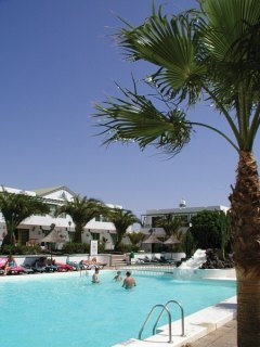 Imagen de la piscina del Apartamentos Las Marinas. Foto 3