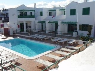 Imagen de la piscina del Apartamentos Las Palmeras, Puerto del Carmen. Foto 6