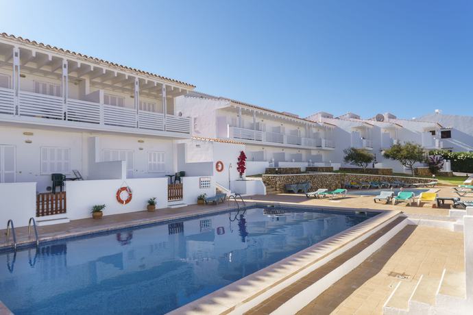 Imagen de la piscina del Apartamentos Las Pérgolas. Foto 16