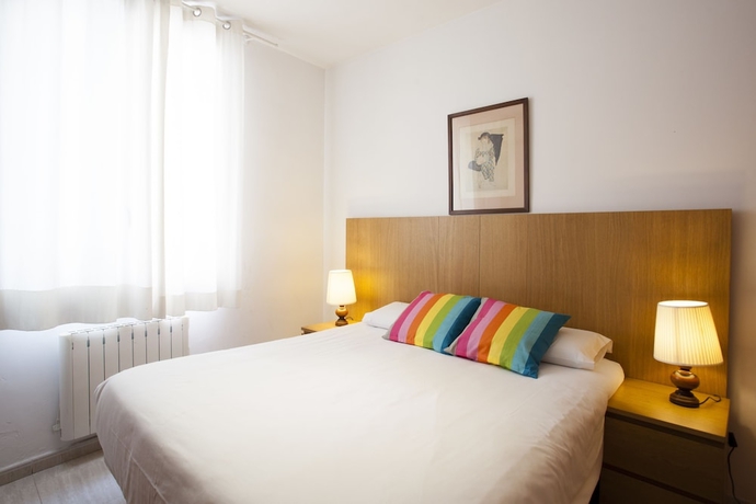 Imagen de la habitación del Apartamentos Las Ramblas Pasaje Bacardi Apartments. Foto 3