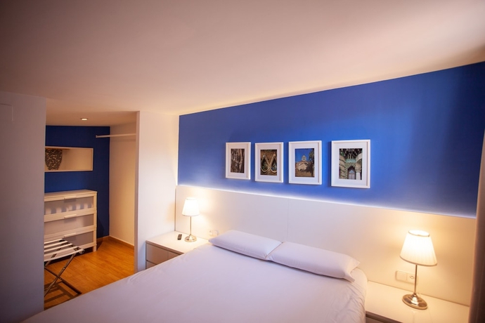 Imagen de la habitación del Apartamentos Las Ramblas Pasaje Bacardi Apartments. Foto 7
