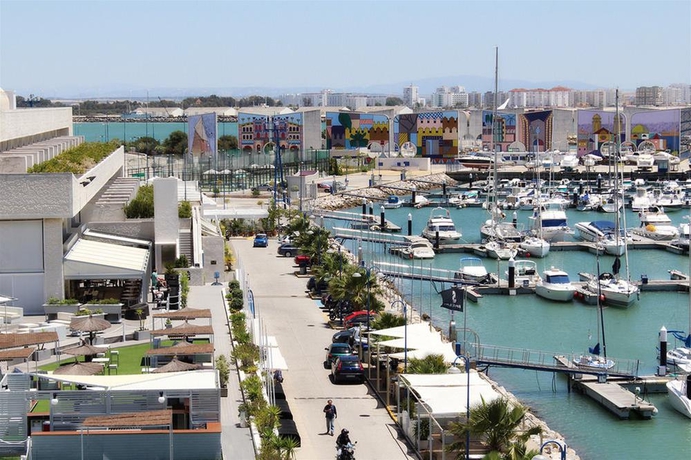 Imagen general del Apartamentos Las Suites De Puerto Sherry. Foto 6