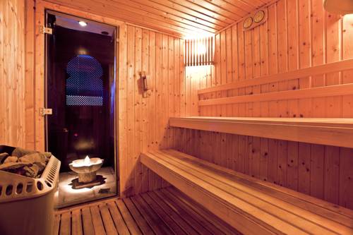 Imagen de los interiores del Apartamentos Laurel Suites. Foto 8