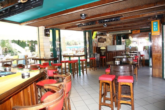Imagen del bar/restaurante del Apartamentos Le Palme, Creta. Foto 3