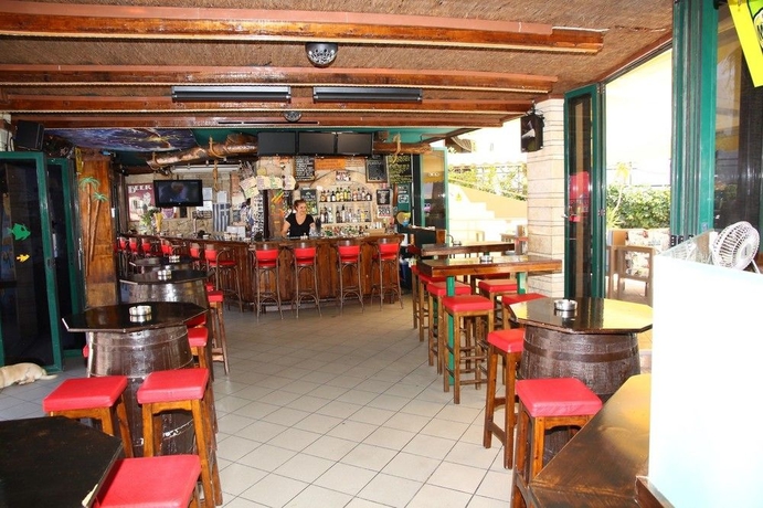 Imagen del bar/restaurante del Apartamentos Le Palme, Creta. Foto 5