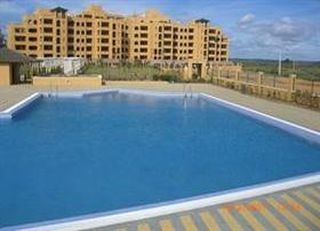 Imagen de la piscina del Apartamentos Leo Albatros. Foto 6