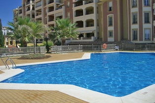 Imagen de la piscina del Apartamentos Leo Albatros. Foto 7