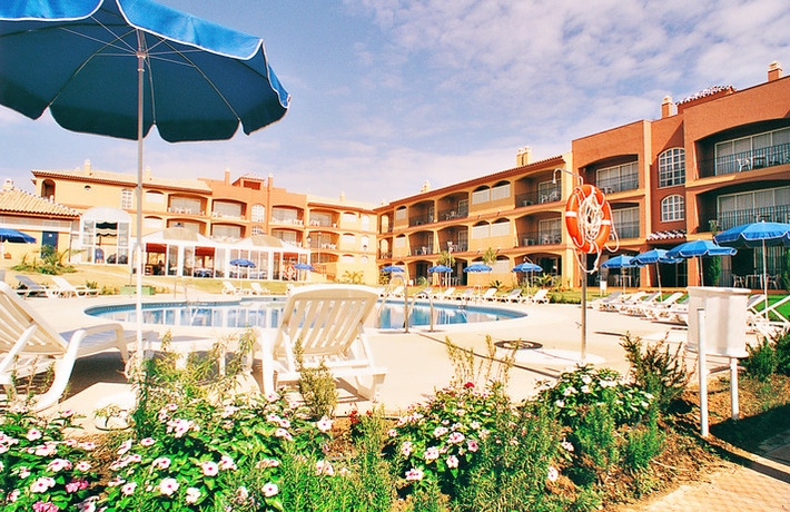 Imagen de los exteriores del Apartamentos Leo Islamar. Foto 9