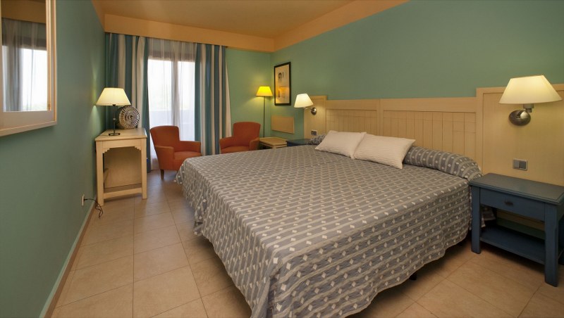 Imagen de la habitación del Apartamentos Leo Jardines De Isla Canela. Foto 10