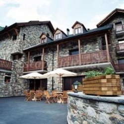 Imagen de los exteriores del Apartamentos Les Picardes. Foto 4