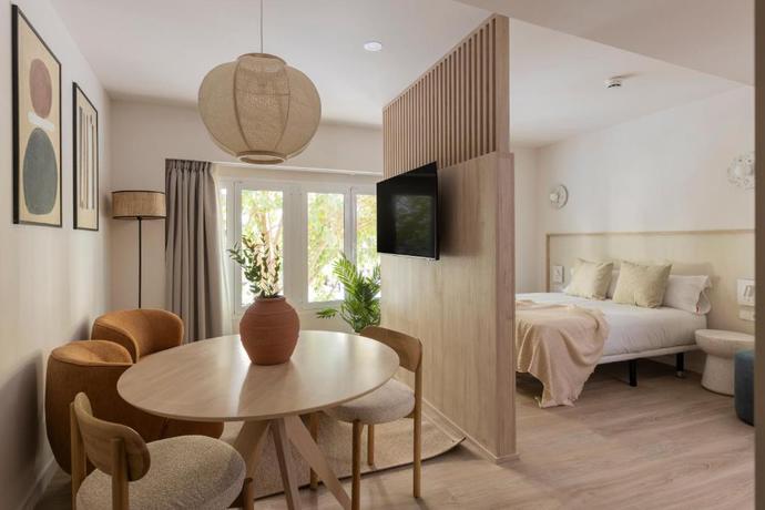 Imagen de la habitación del Apartamentos L&iacute;bere Alicante Rambla. Foto 19