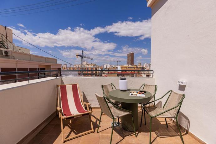 Imagen de la habitación del Apartamentos L&iacute;bere Alicante Rambla. Foto 22
