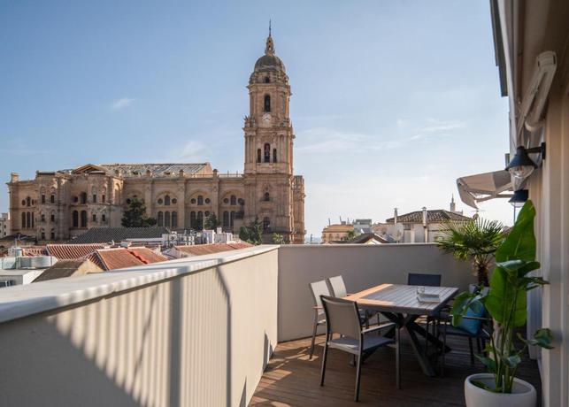 Imagen de los exteriores del Apartamentos L&iacute;bere M&aacute;laga Plaza del Siglo. Foto 15