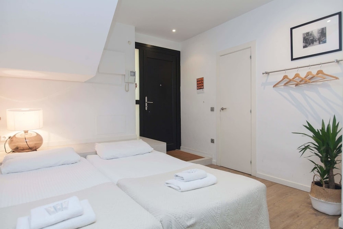 Imagen de la habitación del Apartamentos Liceu by gaiarooms. Foto 11