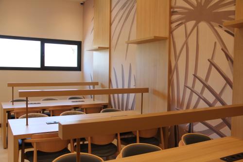 Imagen general del Apartamentos Livensa Living Studios Malaga Feria Hotel. Foto 6