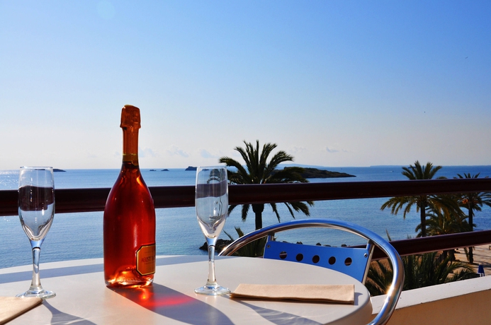 Imagen de la habitación del Apartamentos Llobet Ibiza. Foto 6